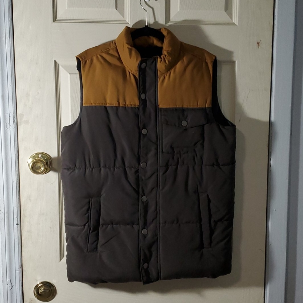 NWOT Old Navy Puffer Vest
